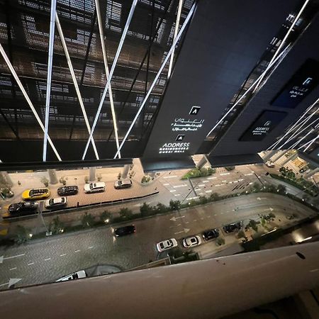 Downtown Holiday'S - 1 Min To Dubai Mall & Burj Khalifa Hostel Bagian luar foto