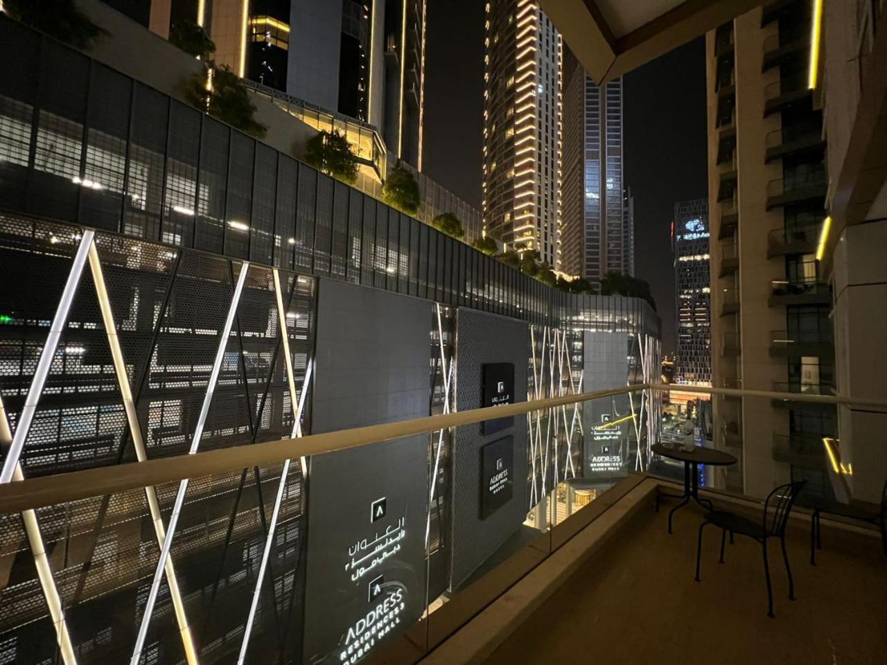 Downtown Holiday'S - 1 Min To Dubai Mall & Burj Khalifa Hostel Bagian luar foto