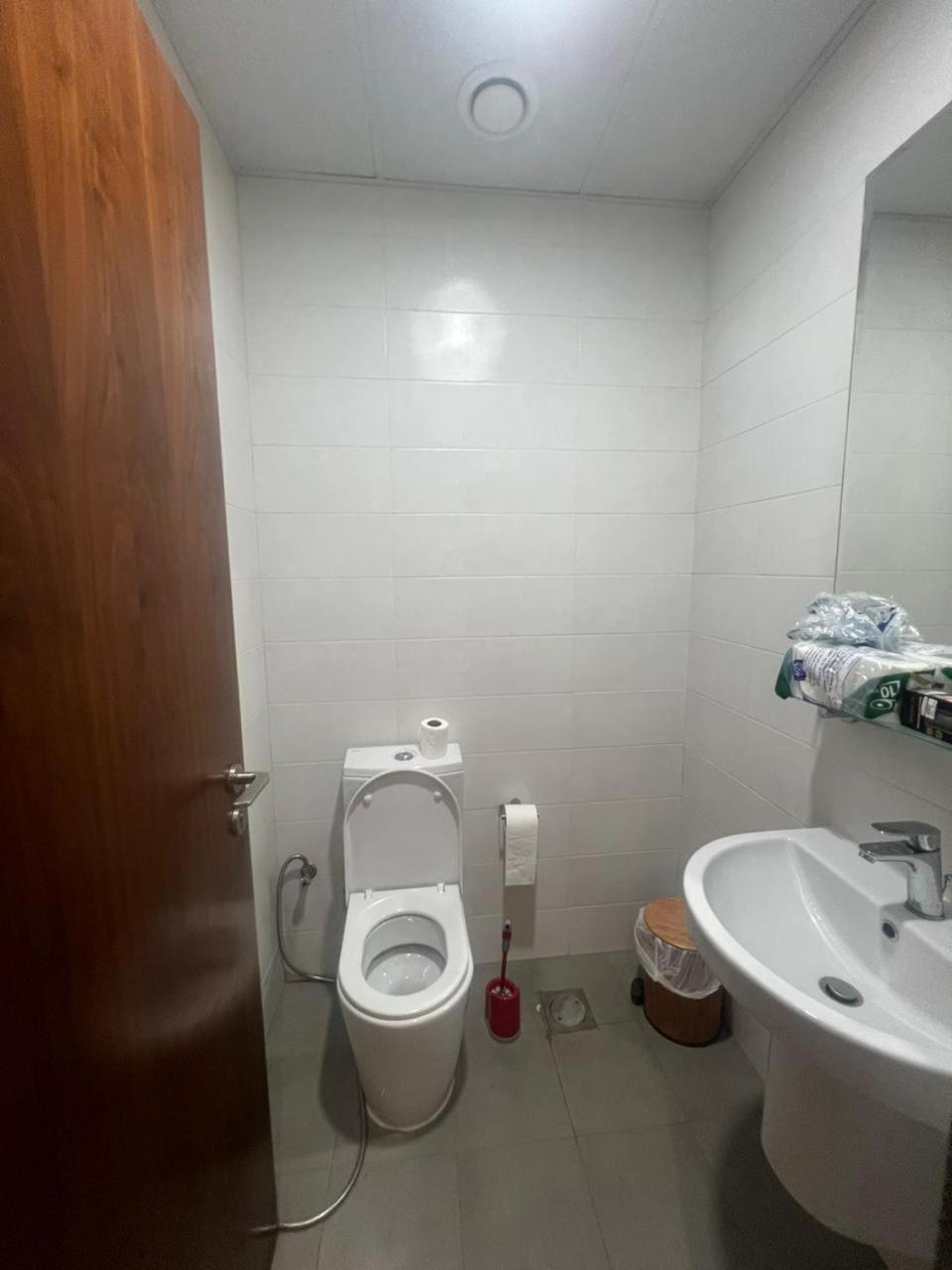 Downtown Holiday'S - 1 Min To Dubai Mall & Burj Khalifa Hostel Bagian luar foto